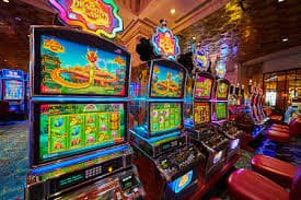 fancy casino স্লটস গেমের ভেতরের দৃশ্য ও স্পিন বোতাম ইন্টারফেস
